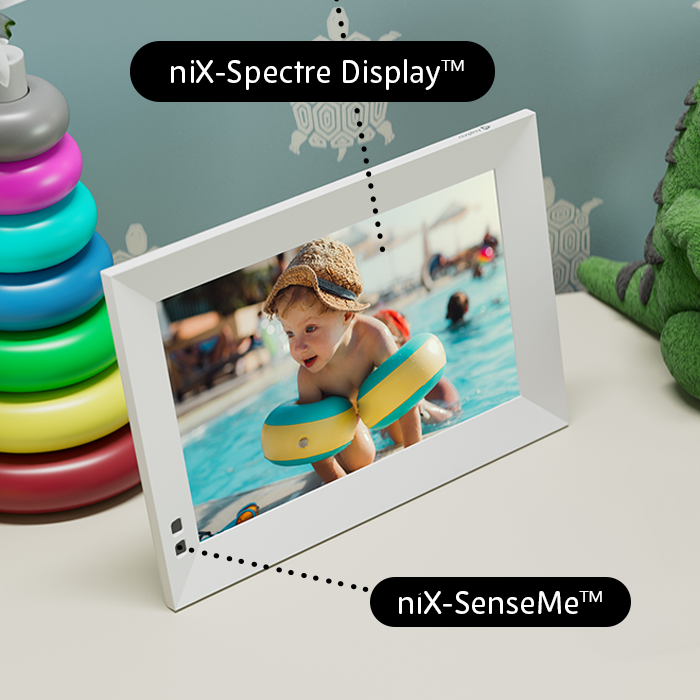 10-inch HD Smart Wi-Fi Digital Frame + Membership